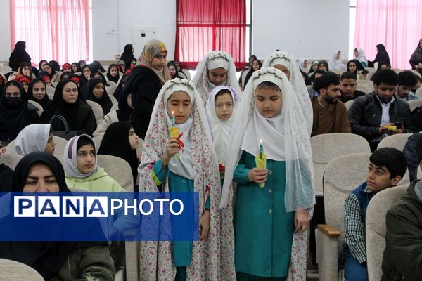 تقدیر از برگزیدگان مسابقات قرآن، عترت و نماز در گلوگاه 