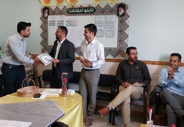 سعادت و تکامل بشری حاصل مجاهدت‌های معلمان فرزانه‌ای است که امانت‌دار انسان هستند