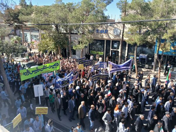 راهپیمایی پرشکوه مردم شهرستان خلیل‌آباد در سیزدهم آبان و گرامیداشت یوم‌الله ۱۳ آبان