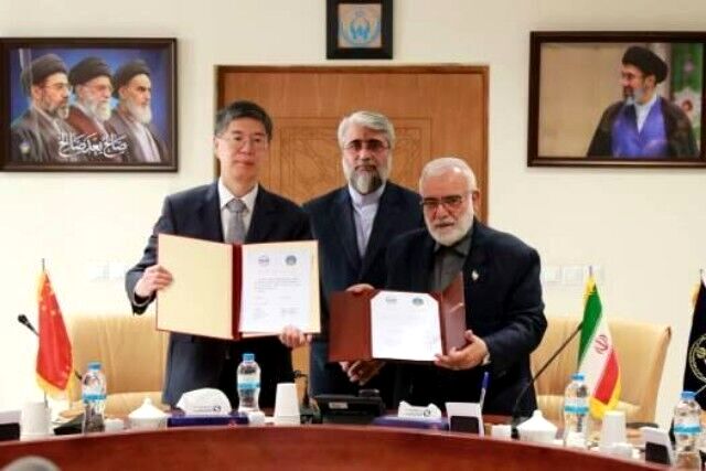 کمک‌های مالی دولت چین برای بازسازی واحدهای مسکونی تخریب شده در جنگ تحویل کمیته امداد شد