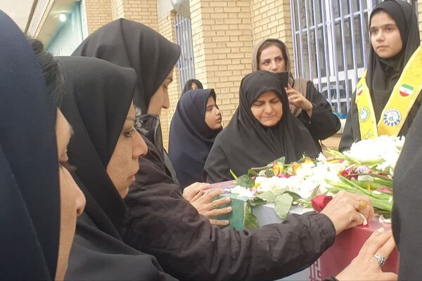 تشییع شهید گمنام در مدارس ناحیه 4 شیراز