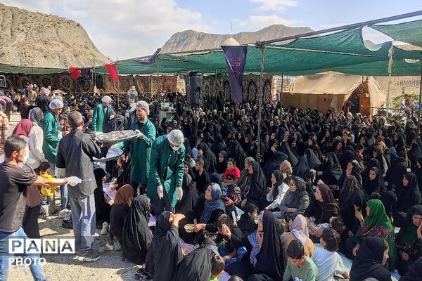 پخت حلیم در روز اربعین حسینی شهر بار نیشابور