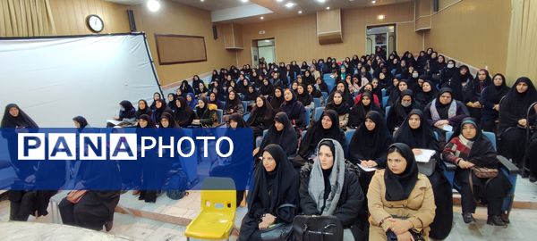 اولین کارگاه شناخت و تکنیک‌های ارتباط با نوجوانان در شیروان