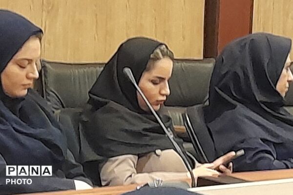 جلسه‌ هم‌افزایی‌ مربیان‌ کودکستان ناحیه دو بهارستان