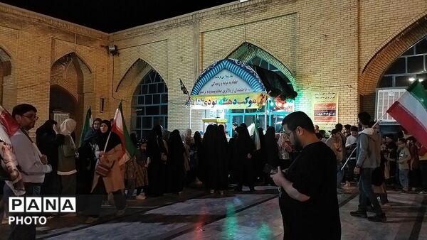 غرفه دهه نودی ها در هشتاد و دومین شب از اجتماعات مردمی نیشابور 