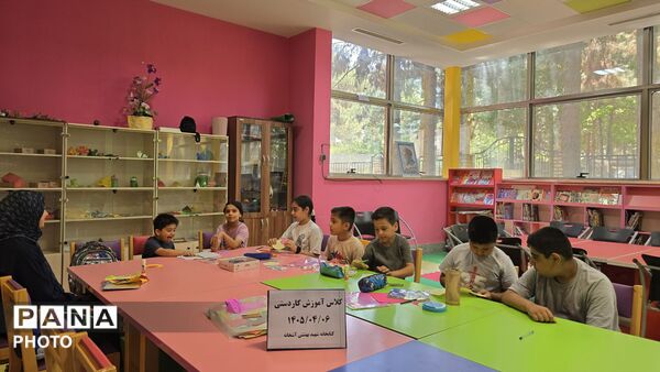 دنیایی از رنگ‌ها و تخیل در دستان کوچک کودکان