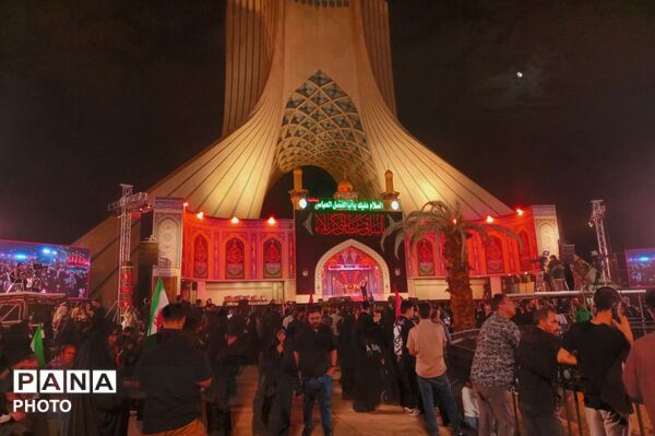 میدان آزادی، صحنه‌ی همدلی و سوگواری اربعین