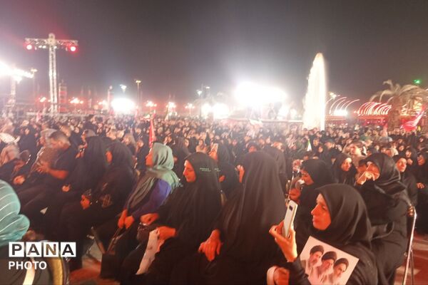 اجتماع اربعینی ها در میدان آزادی