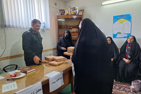 جلسه ستاد دهه فجر در حوزه حضرت زینب(س)بسیج سپاه احمد ابن موسی (ع) در شیراز 
