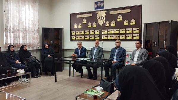 آیین زنگ مهر در دبیرستان «ذبیح‌الله هوشیار» ناحیه ۱ مشهد 