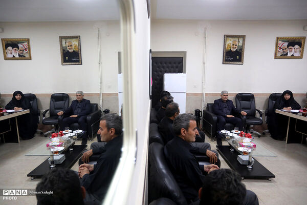 بازدید رئیس دانشگاه فرهنگیان از موکب‌های پذیرای زائرین مراسم امام شهید در این دانشگاه