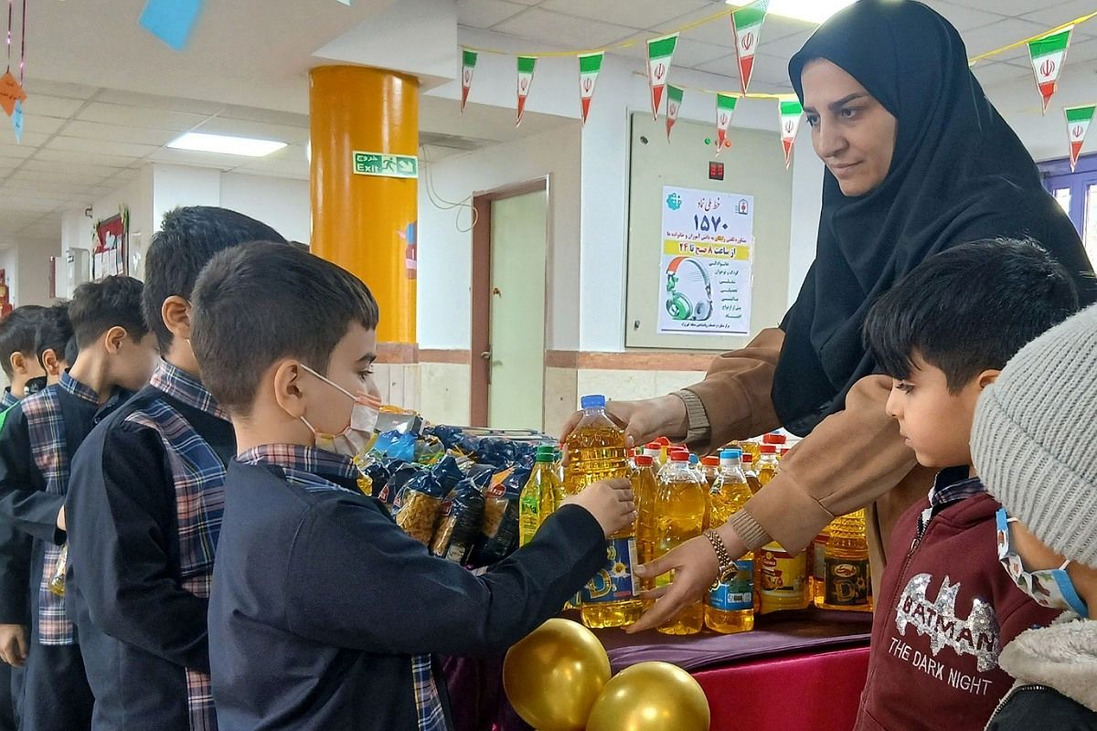 با پویش یلدایی مهربانی می‌توانیم شادی و آرامش خانواده‌های نیازمند را فراهم کنیم 