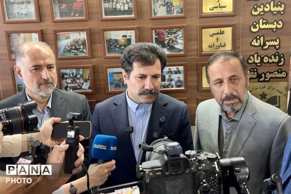 روایت تصویری آیین بازگشایی مدارس در دبستان منصور نفر منطقه ۴