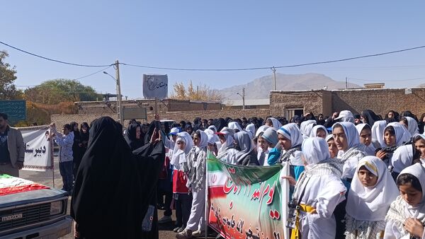راهپیمایی روز دانش آموز و مبارزه با استکبار جهانی در شهر سفیددشت 