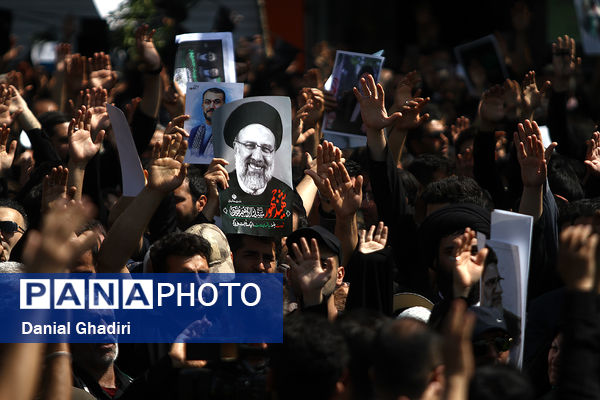 مراسم تشییع پیکر شهدای خدمت در تهران