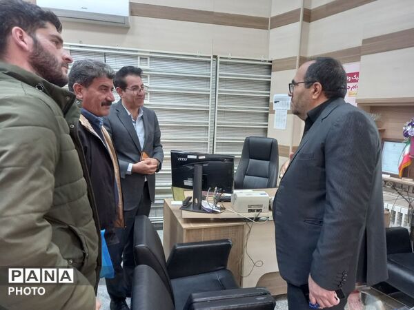 فرماندار اسدآباد از بانک‌های شهرستان بازدید کرد