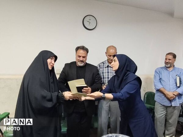  اربعین حسینی با نوای شعر در کتابخانه ولایت قرچک