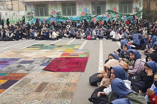 کودکان غرفه‌داران جشن میلاد موعود