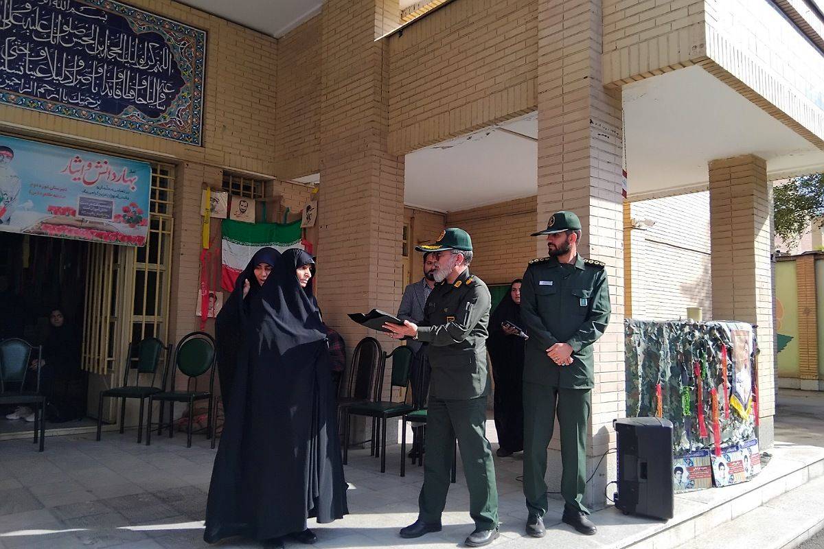 برگزاری جشن به مناسبت هفته دفاع مقدس و میلاد سیدالکریم در ناحیه یک شهرری 