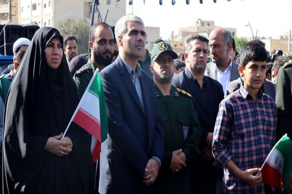 حضور پرشور دانش‌آموزان پاکدشتی در راهپیمایی روز ۱۳ آبان