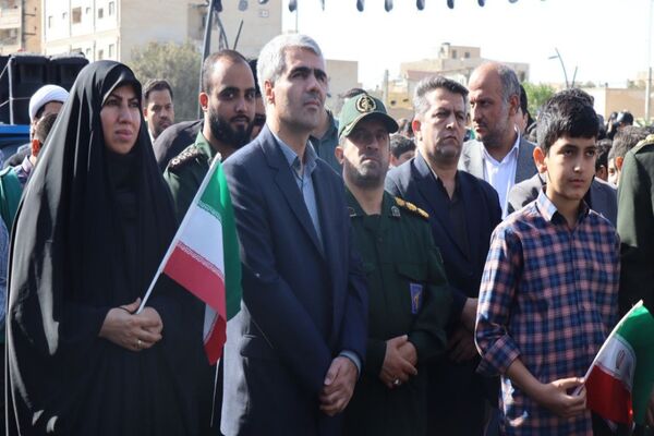 حضور پرشور دانش‌آموزان پاکدشتی در راهپیمایی روز ۱۳ آبان