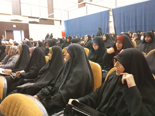 مدرسه مقاومت و میعادگاه وحدت