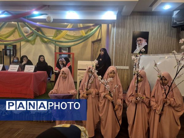 جلسه آموزش خانواده در دبستان دخترانه شاهد تحقیقی ناحیه۶