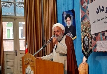 گرامیداشت سالروز اقامه اولین نماز جمعه پس از انقلاب اسلامی در بابل 