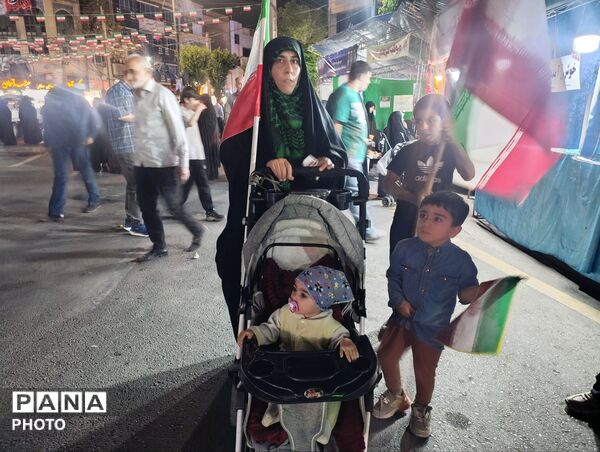 هشتاد و چهارمین اجتماع مردمی با رژه کالسکه‌سواران فردیسی