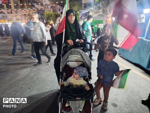 هشتاد و چهارمین اجتماع مردمی با رژه کالسکه‌سواران فردیسی