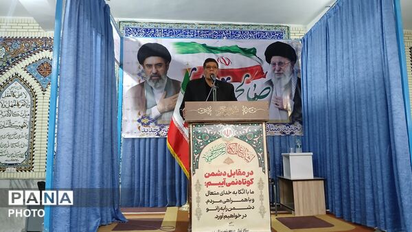 حضور مدیرکل اداره راه و شهرسازی استان در صفوف نماز جمعه بن
