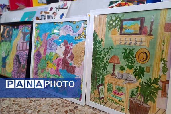 برپایی نمایشگاه دست سازه ها دانش آموزان وجشنواره غذامعلمان  درمدرسه شهیدمعظم