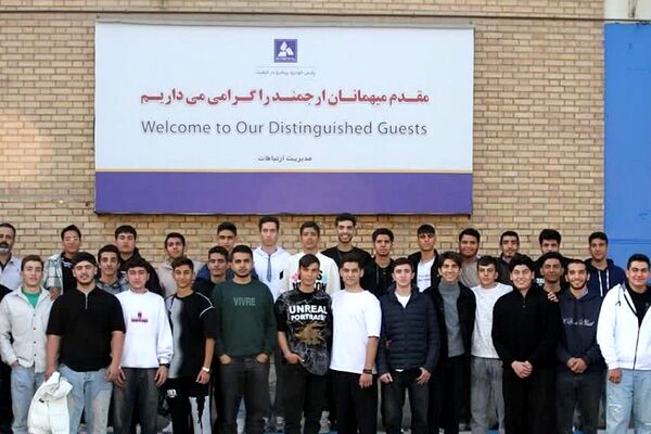 بازدید هنرجویان مکانیک از خط تولید پارس‌خودرو