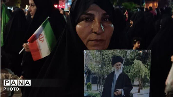 نود وهشتمین  قرار شبانه مردم انقلابی کوهدشت، در دفاع از وطن و بیعت با رهبری