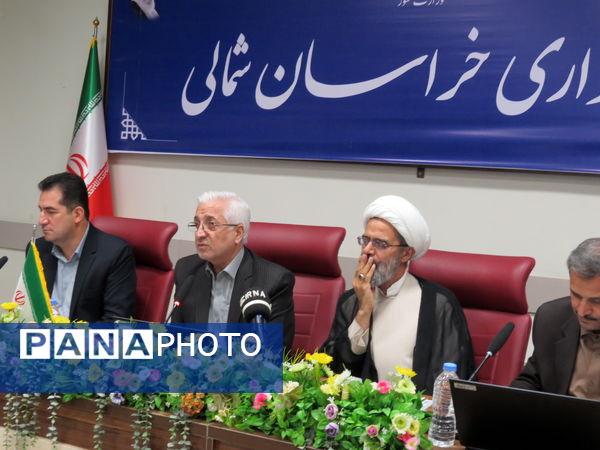 برگزاری دومین جلسه شورای آموزش و پرورش استان در محل استانداری 