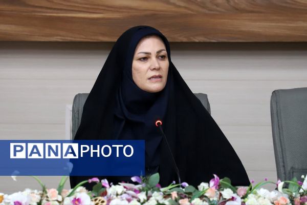 نشست هم‌اندیشی بانوان ستادی اداره‌کل آموزش و پرورش آذربایجان‌شرقی