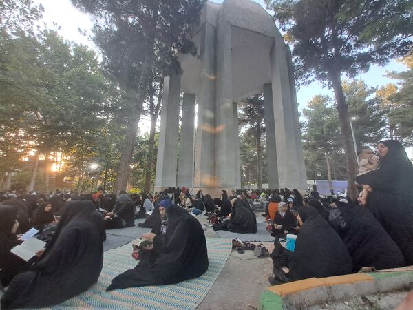 مراسم دعای عرفه درجوار شهدای گمنام پارک وحدت شهرستان آشخانه
