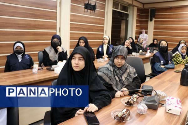 جلسه هم‌اندیشی خبرنگاران پانا با رئیس روابط عمومی اداره‌کل استان خراسان رضوی