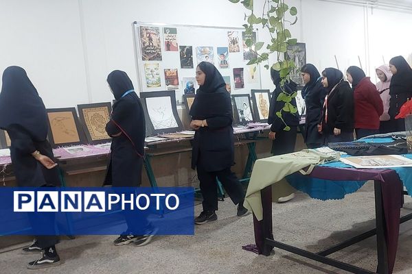 همدلی دانش‌آموزان، اولیاء و معلمان در جشن خلاقیت هنرستان کارآفرینان بهارستان دو