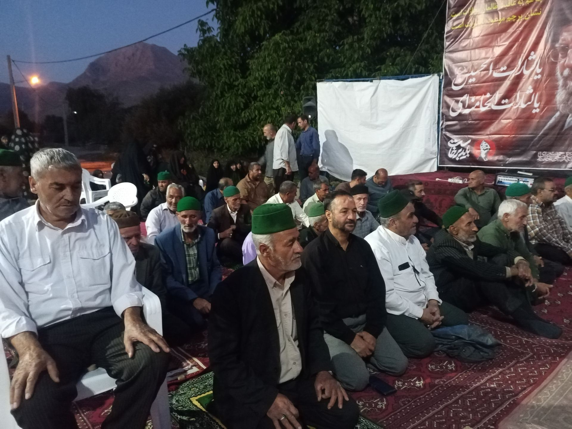 تجمعات شبانه همراه با اقامه نماز جماعت مغرب و عشاء در حسینیه شهدای شهربار
