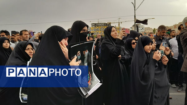 مراسم بزرگداشت شهدای خدمت با حضور نوجوانان انقلابی