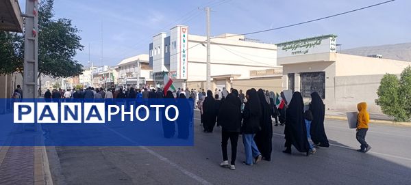راهپیمایی دشمن‌شکن ۲۲ بهمن در بستک؛ نماد وحدت و همدلی مردم