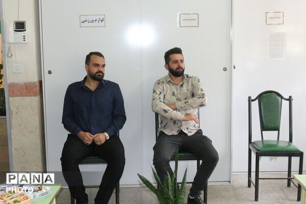 بازدید مدیر آموزش‌و‌پرورش فیروزکوه از مدرسه «هاتف»؛ تأکید بر ارتقای کیفیت فرآیندهای آموزشی