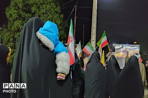 یک دنیا شاهد و مبهوت از حضور خیابانی مردم شهر بار