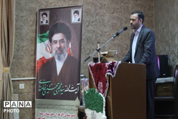 تجلیل از پیشگامان طرح ملی حامی در خواجه