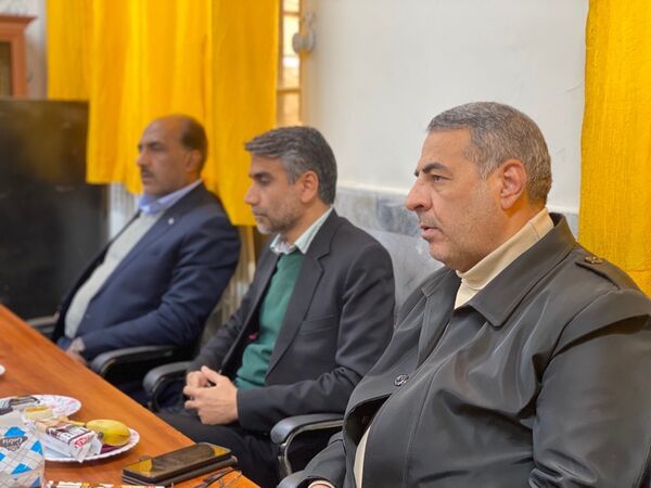 تقدیر از مشاور هنرستان مهدیزاده نیا ناحیه هفت مشهد
