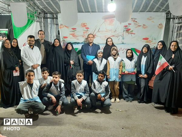پویش «با هم قوی‌تر شویم»  در میدان ۱۵ خرداد