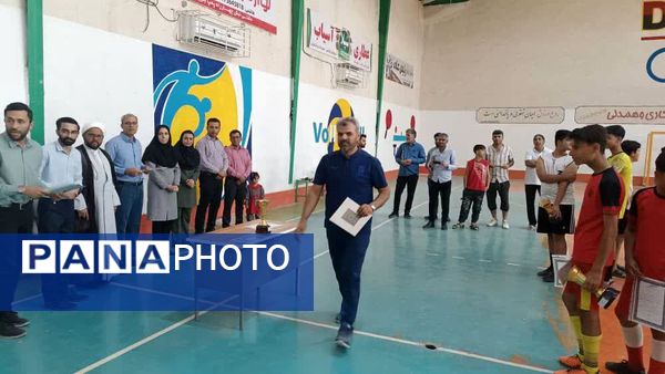 برگزاری مسابقات فوتسال بین مدارس در پارسیان 