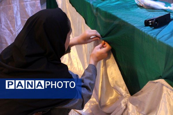 بازارچه دانش‌آموزی با طعم خلاقیت در مدرسه حضرت خدیجه(س) بهارستان‌دو