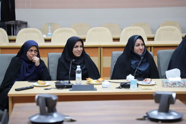 نشست هم‌اندیشی بانوان ستادی اداره‌کل آموزش و پرورش آذربایجان‌شرقی